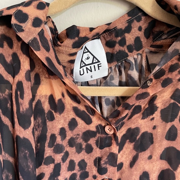 UNIF | Cold Shoulder Semi-Sheer Blouse - Picture 2 of 4